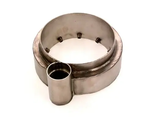 BOSCH Brennerring aus Metall mit einem zylindrischen Anschluss. Der Ring hat eine runde Form und scheint für mechanische Anwendungen konzipiert zu sein.